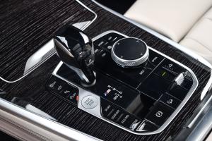 BMW X7 M50i 2019 года  (WW)